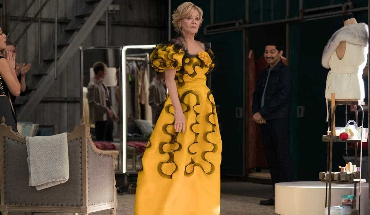 https://www.mobilemasala.com/film-gossip/Emmy-Awards-2024-Jean-Smart-triumphs-again-with-lead-comedy-actress-for-Hacks-i299788