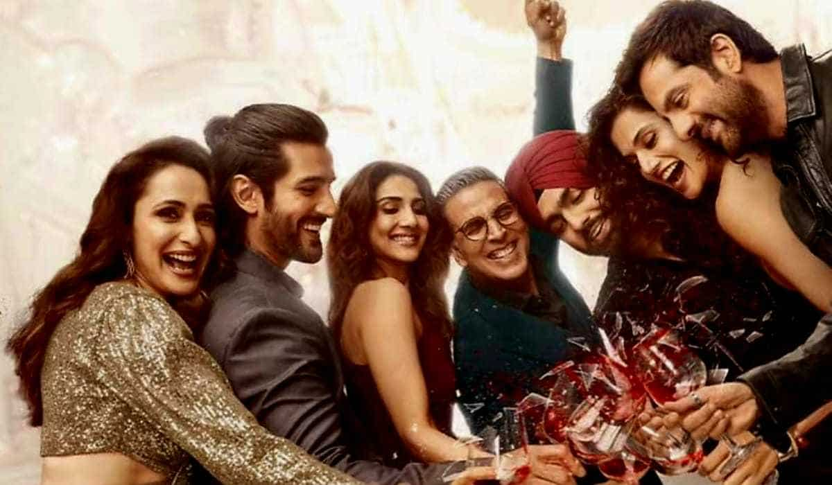 https://www.mobilemasala.com/movies/Khel-Khel-Mein-box-office-Day-1-Akshay-Kumar-Taapsee-Pannu-starrer-earns-Rs-5-crore-on-opening-day-i290704