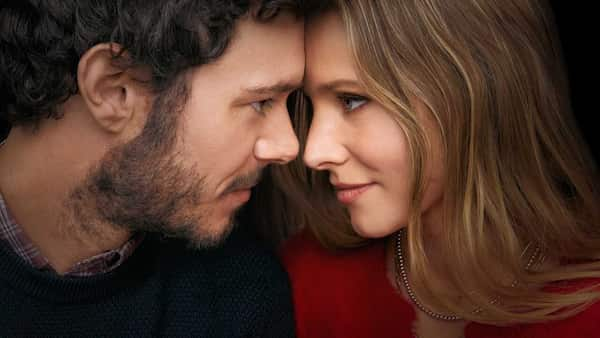 Adam Brody and Kristen Bell in Nobody Wants This