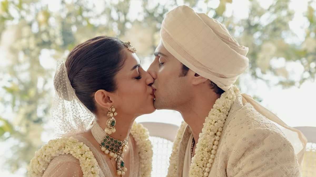 FIRST pics out! Prateik Babbar gets married to Priya Banerjee on Valentine's Day