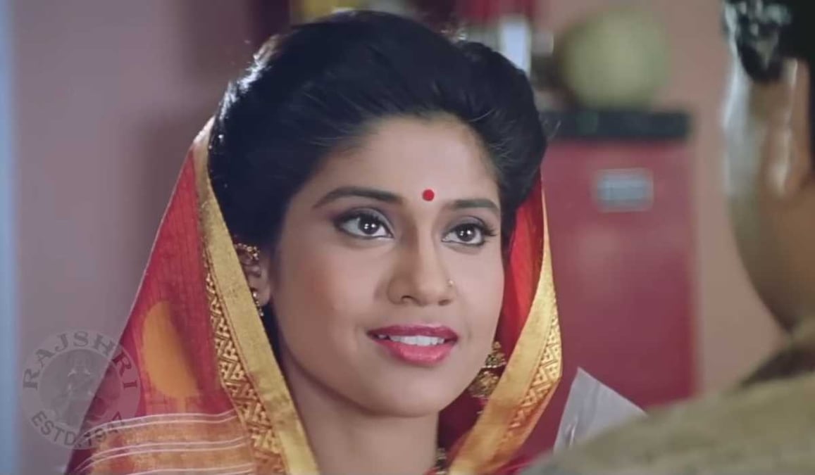 Renuka Shahane on being typecast After Hum Aapke Hain Koun..!: 'Didn’t mind it'