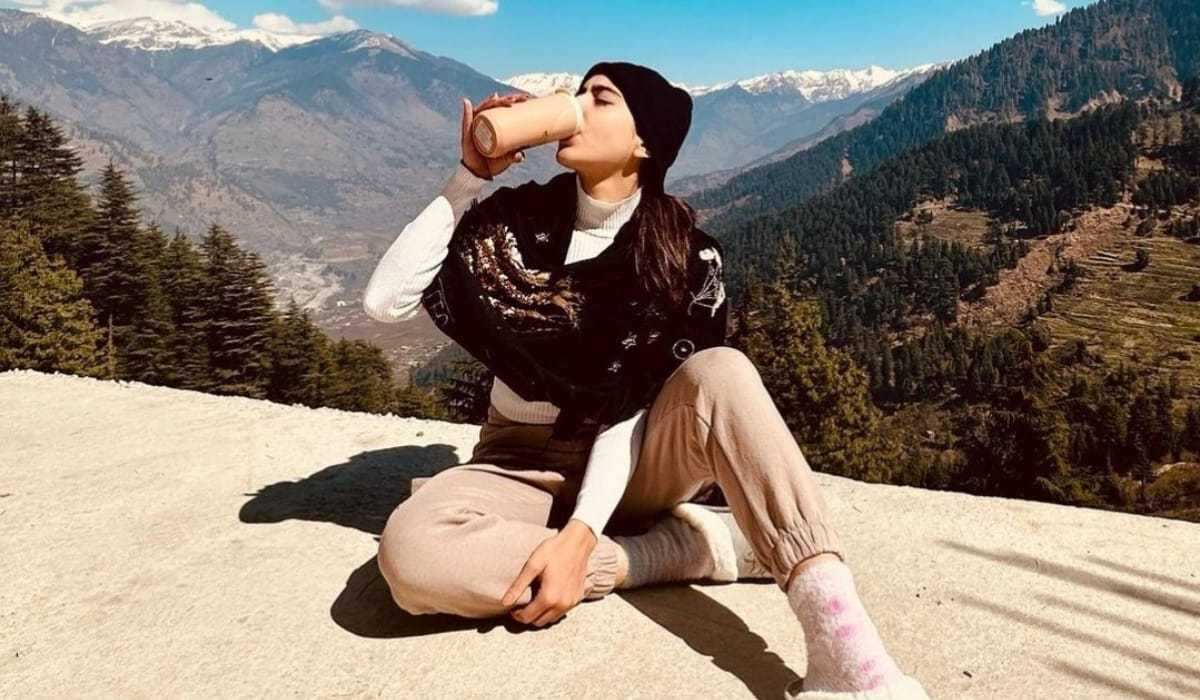 https://www.mobilemasala.com/film-gossip/Sara-Ali-Khan-has-some-interesting-questions-for-her-fans-will-you-be-able-to-answer-them-all-says-shes-sibling-needing-kind-of-person-i251840