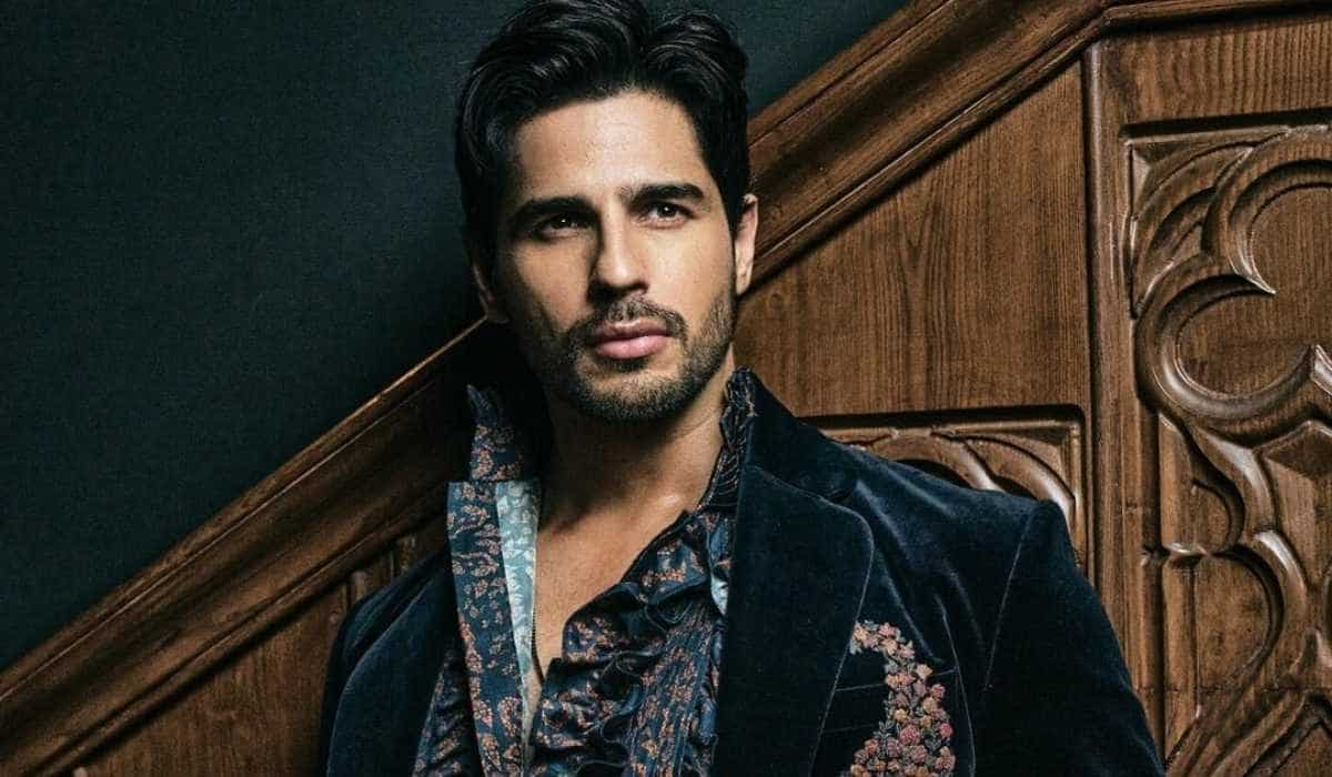 Sidharth Malhotra returns to his romantic roots with Dinesh Vijan's next?