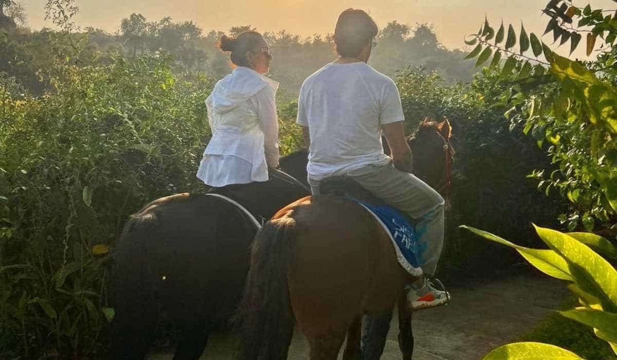https://www.mobilemasala.com/film-gossip/Sidharth-Malhotra-and-Kiara-Advani-describe-their-one-year-of-married-life-with-horse-riding-adventure-i212965