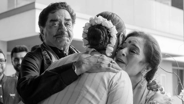 Sonakshi Sinha misses her parents.