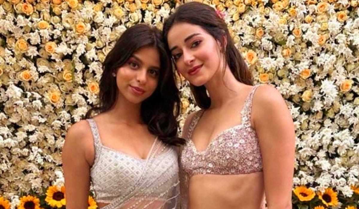 https://www.mobilemasala.com/fashion/Check-out-how-uniquely-Suhana-Khan-and-Ananya-Panday-twinning-at-Eden-Gardens-during-KKR-vs-LSG-match-i254092