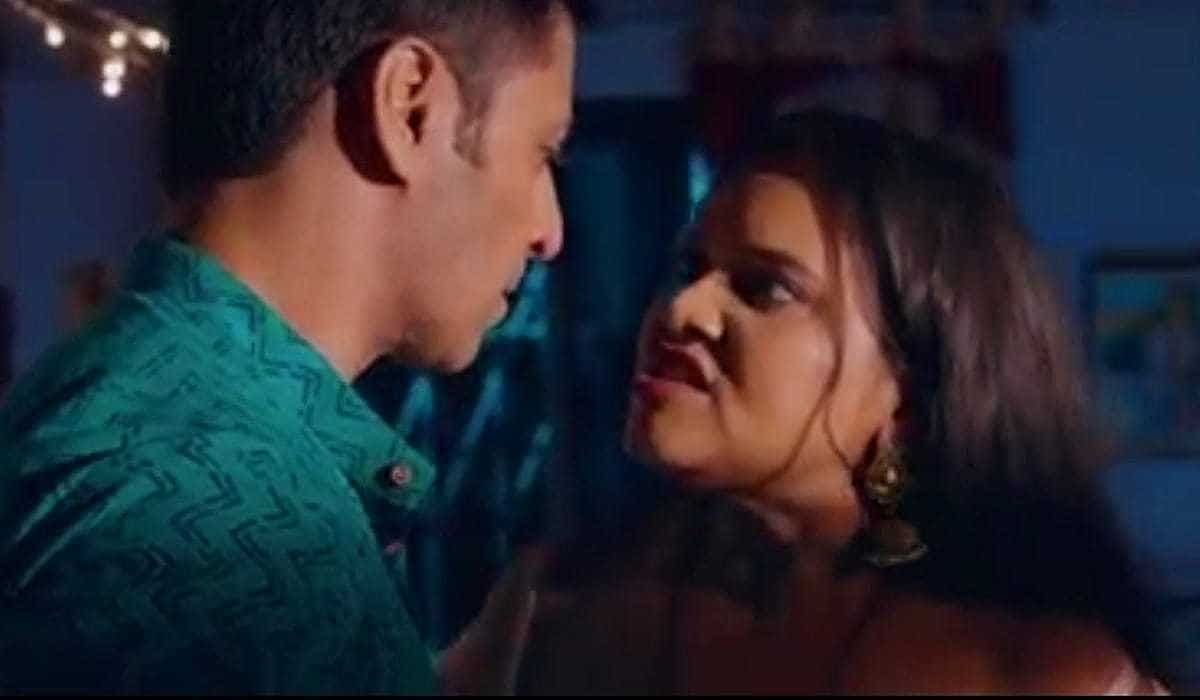 https://www.mobilemasala.com/movies/Sona-on-Ullu-OTT-release-date-plot-trailer-and-everything-to-know-about-this-romantic-web-series-i288528