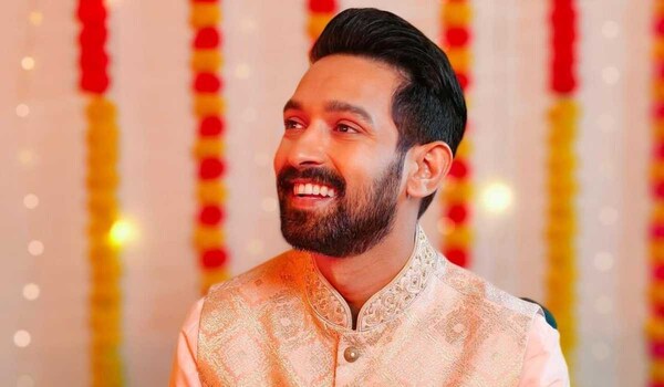 Vikrant Massey calls out unprofessionalism in Bollywood - 'Some actors' priority is to make reels on set'