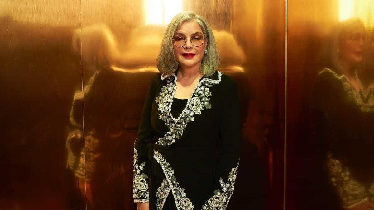 https://www.mobilemasala.com/film-gossip/Koffee-With-Karan-8---After-losing-out-on-hamper-to-Neetu-Kapoor-Zeenat-Aman-says-next-time-the-win-is-i206426