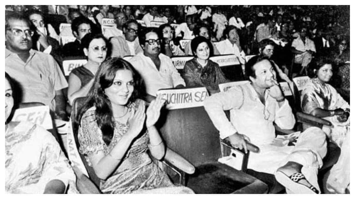 https://www.mobilemasala.com/film-gossip/Zeenat-Aman-discloses-she-bought-tickets-for-her-own-films-throwback-photo-reveals-Uttam-Kumar-in-the-audience-i210336