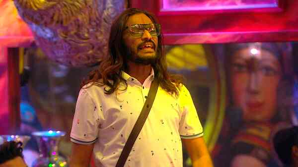 Bigg Boss 15 December 17 2021 written update: Pratik loses it as Devoleena says Abhijit gave her flying kisses