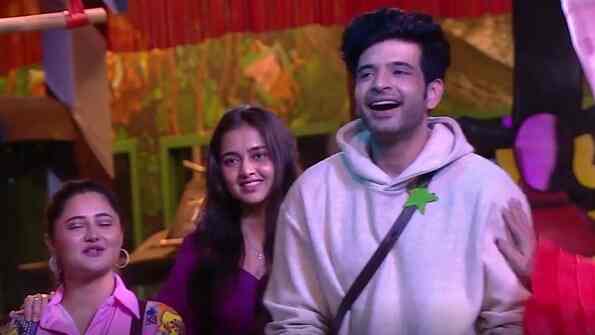 Bigg Boss 15: Karan Kundrra's parents approve of Tejasswi Prakash, call her 'heart of the family'