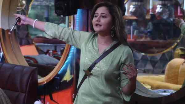 Bigg Boss 15 promo: 'Main Umar pe nahi pahunch jaati,' Rashami screams at BFF Devoleena