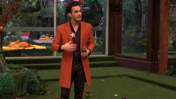 Bigg Boss 15 Weekend Ka Vaar January 8 2022 written update: Salman Khan hints at Umar Riaz's eviction