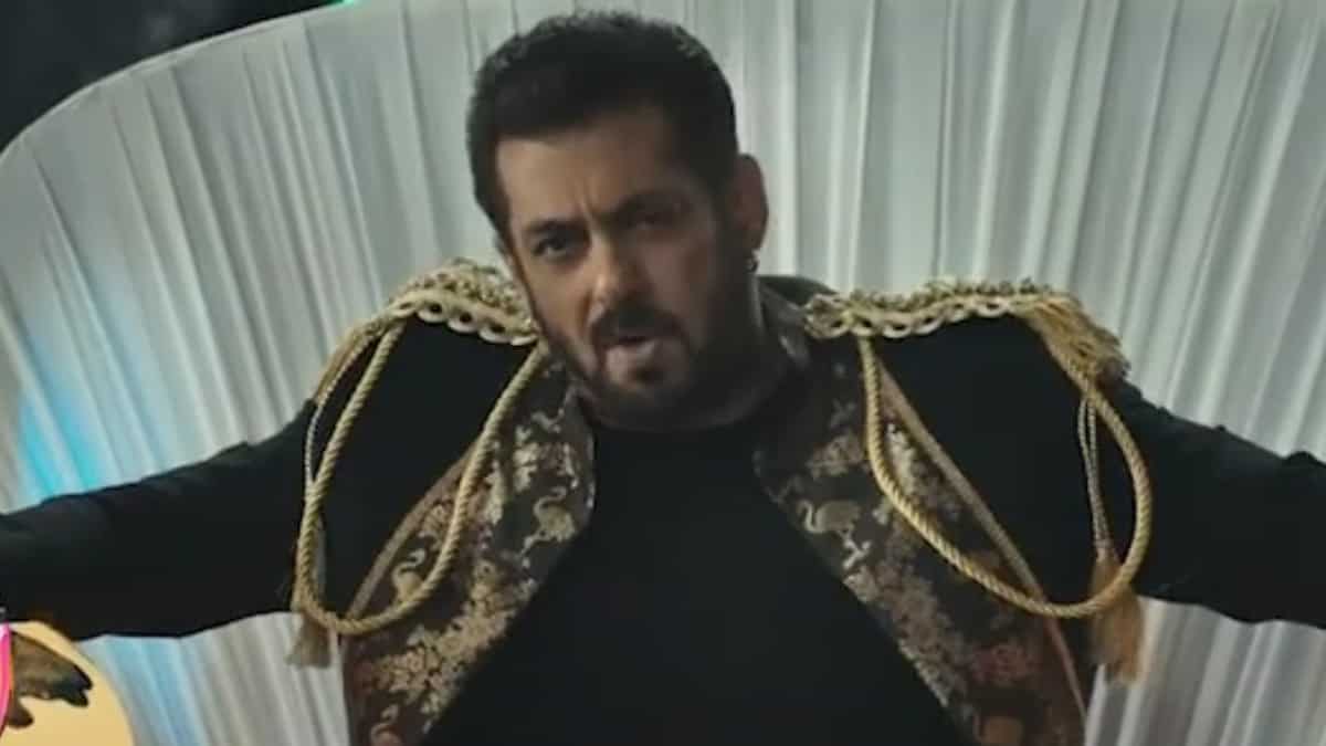 Bigg Boss 16 promos: Salman Khan turns into Gabbar Singh, Mogambo, and Kancha Cheena to ignite excitement for the reality show Bigg Boss 16 promos: Salman Khan turns into Gabbar Singh, Mogambo, and Kancha Cheena to ignite excitement for the reality show