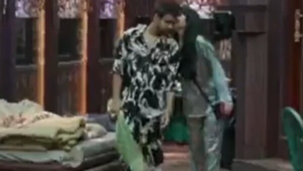 Bigg Boss 17: Twist in the story? Abhishek Kumar’s fling KhanZaadi spotted giving Isha Malviya’s boyfriend Samarth Jurel a kiss