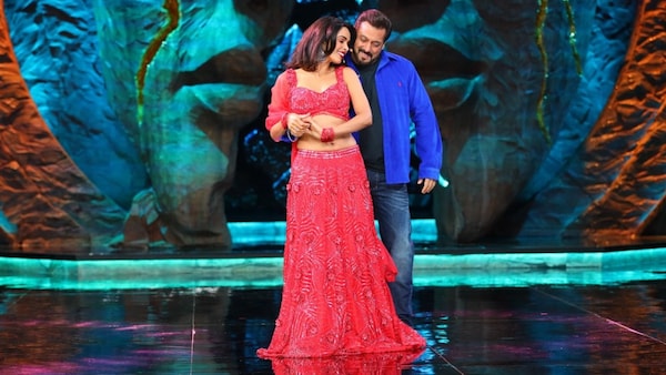 Bigg Boss 18 Weekend Ka Vaar: Mallika Sherawat wants to make 'Woh Wala Video' with Salman Khan, watch his epic reaction