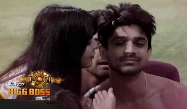 Bigg Boss 17 promo: Navid Sole dares Khanzaadi to KISS Abhishek, she obliges in front of everyone