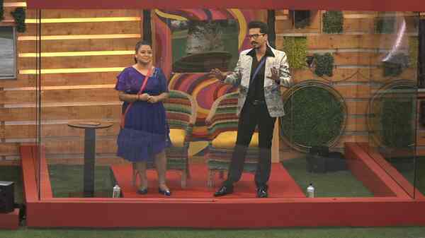 Bharti Singh, Haarsh Limbachiyaa to host Bigg Boss OTT grand finale - see photos