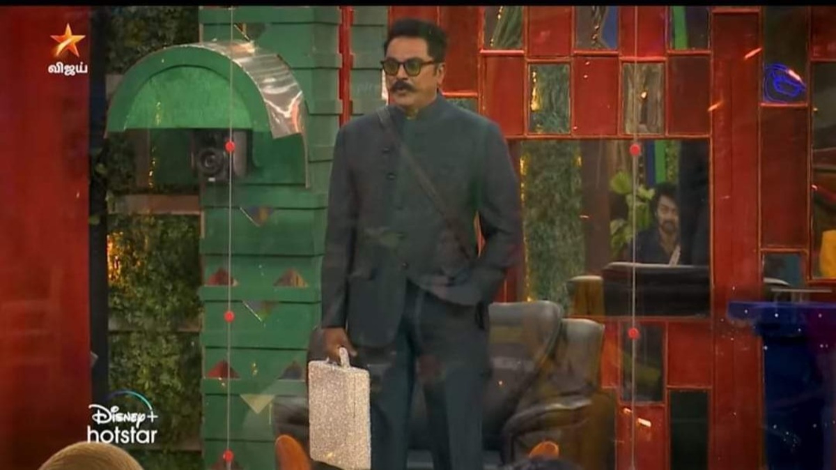 Sarath Kumar makes a surprise entry in Bigg Boss Tamil; offers ₹3 lakh to contestants to quit the show