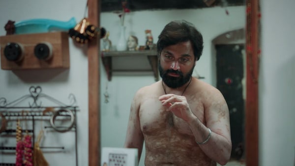 Mahesh Gowdha in Bili Chukki Halli Hakki