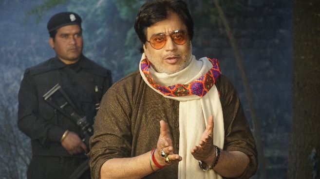 Manu Rishi Chadha in Candy.