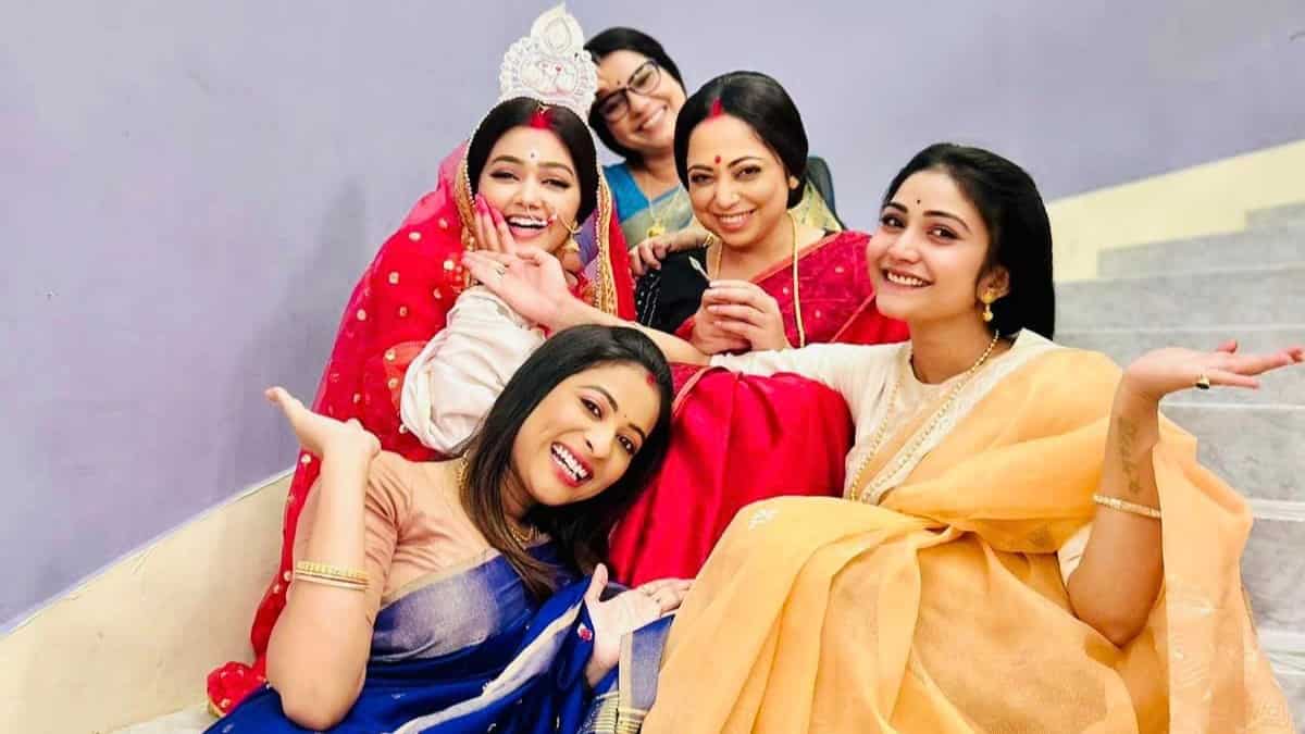 https://www.mobilemasala.com/film-gossip/IPL-affects-the-ratings-of-Bangla-serials-as-Phulki-slips-from-the-top-position-i229921