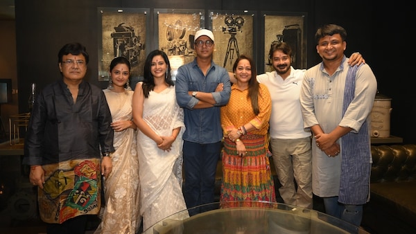 Cast members of the film with Rahool Mukherjee (right)