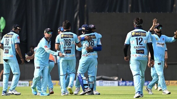 Bhojpuri Dabanggs during the semi-final against Mumbai Heroes