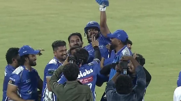 CCL2026: Karnataka Bulldozers celebrate their win against Telugu Warriors