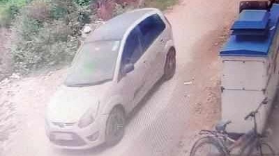 The car used by culprits (recorded by the CCTV)