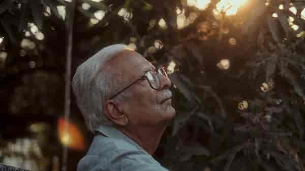 Chaar Phool Hain Aur Duniya Hai: Portrait Of An Artist As An Old Man