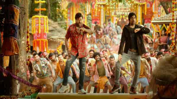 Waltair Veerayya: Chiranjeevi and Ravi Teja are effortlessly stylish while grooving to Poonakaalu Loading