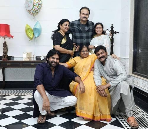 Chiranjeevi with his mother and siblings