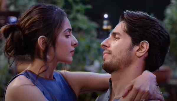 Thank God song Dil De Diya Hai: Sidharth Malhotra, Rakul Preet's reprised track will take you on a trip down memory lane