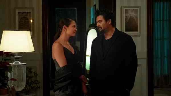 Decoupled trailer: R Madhavan and Surveen Chawla bring forth a hilarious story of 'most married couples'