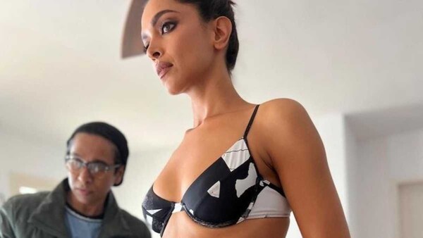 Deepika Padukone’s sizzling bikini picture compels Ranveer Singh to say ‘A warning would’ve been...’