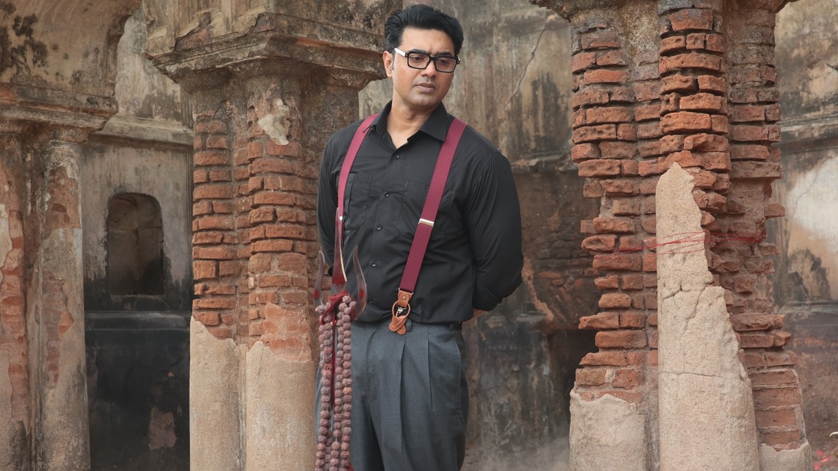 Byomkesh O Durgo Rohoshyo review: Dev and his team pass the Byomkesh test