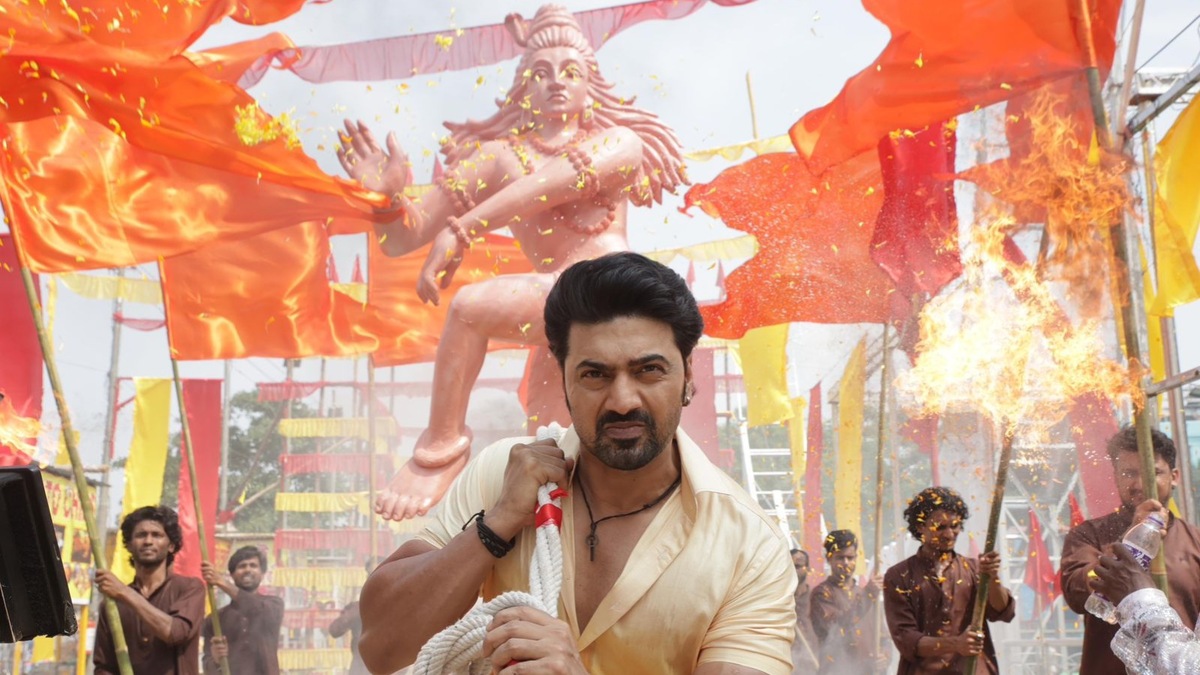 Khadaan: The new song Rajar Raja shows Dev in a groovy dance number