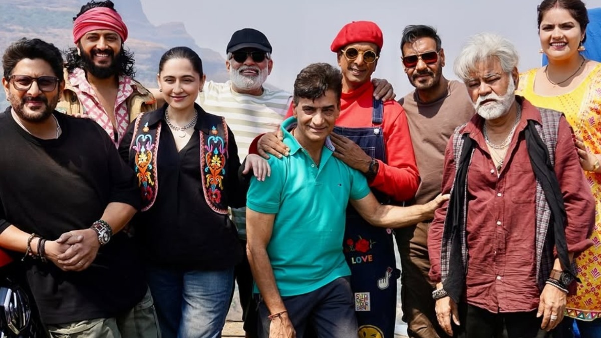 Dhamaal 4: Ajay Devgn-Arshad Warsi post happy pictures after performing dangerous action, their next schedule revealed