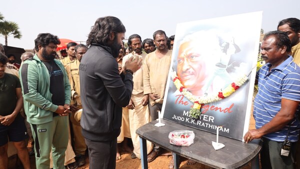 Dhanush paying tribute to Judo Rathinam on the set of Captain Miller