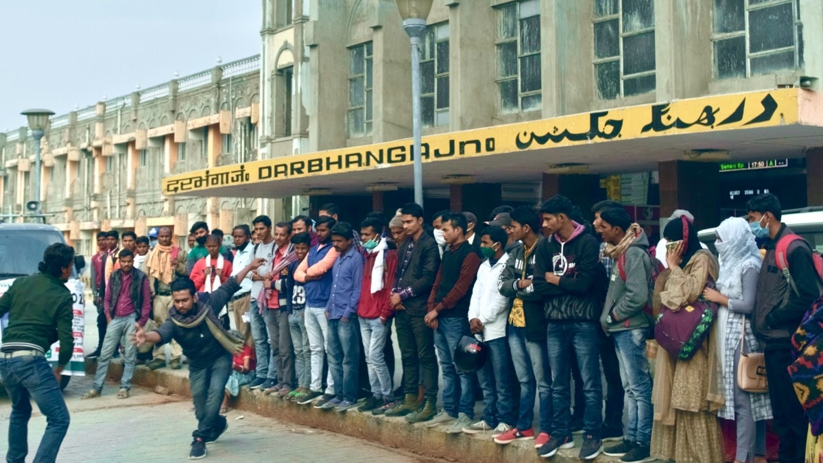 Dhuin review: A tenderly aching tale of small town dreams, told masterfully