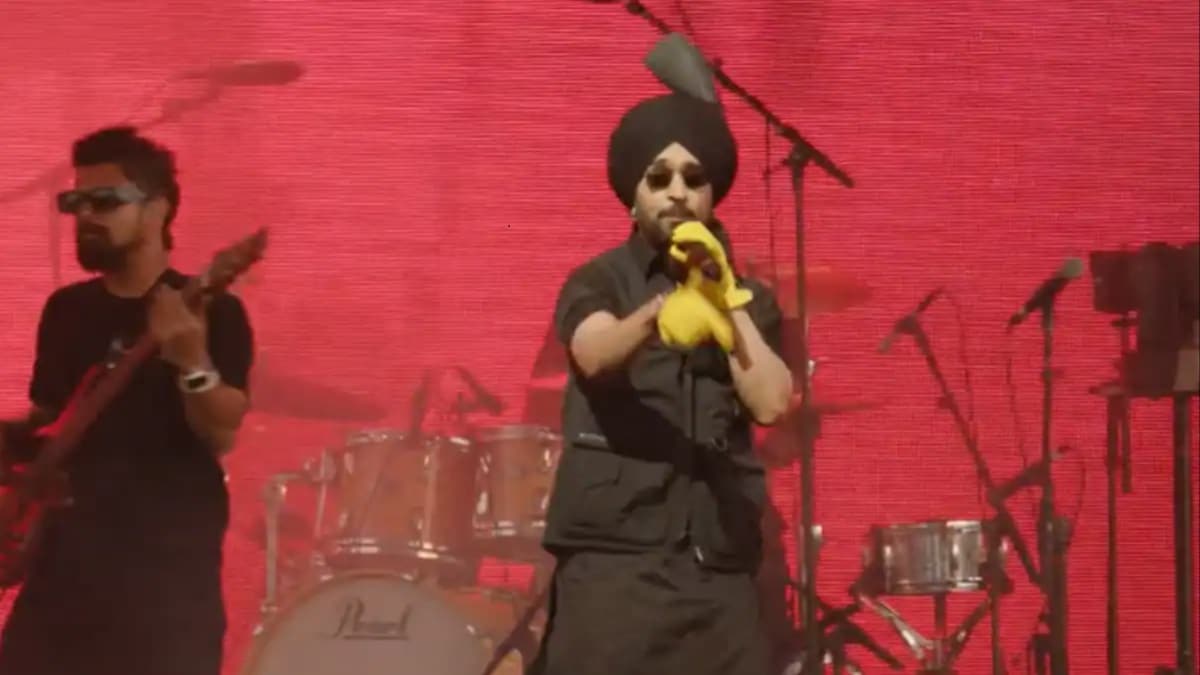 WATCH Diljit Dosanjh first singer to perform Punjabi songs at