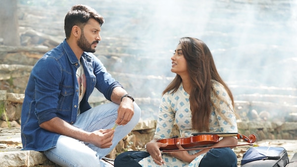 Vijay and Priyanka in Doora Theera Yaana