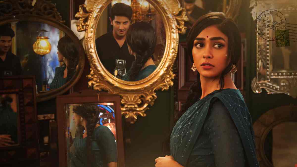 First Look: Mrunal Thakur is Dulquer Salmaan aka Lieutenant Ram's Sita in Hanu Raghavapudi directorial