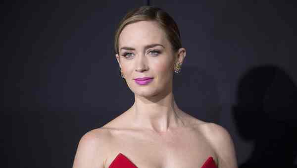 Emily Blunt in talks to board Christopher Nolan's World War II film Oppenheimer