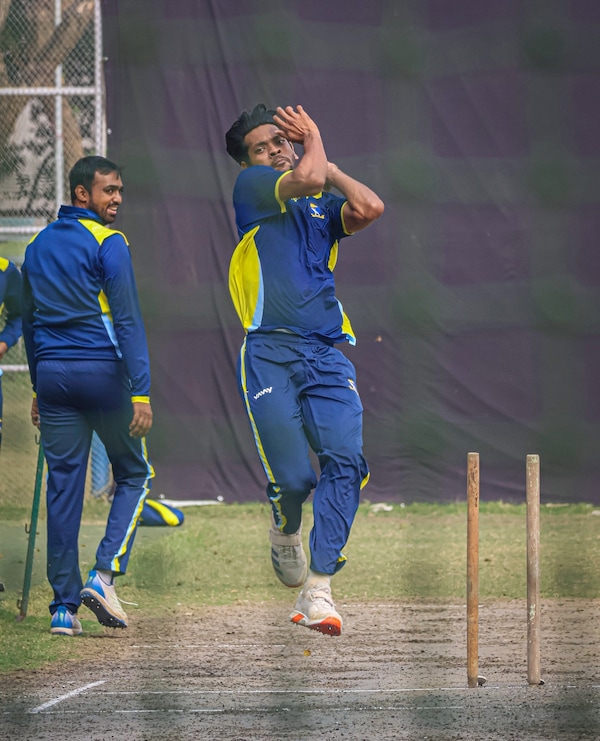 Ravi Kumar bowling during the practice session in Kolkata. Image by Koushik Biswas for OTTplay