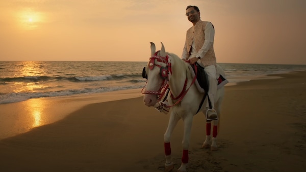 Fahadh Faasil in Odum Kuthira Chaadum Kuthira