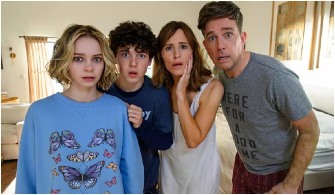 Family Switch Review - Jennifer Garner’s film is an underwhelming Christmas comedy