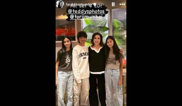 Farah Khan poses with her kids